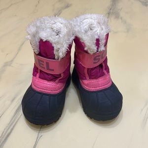 SOREL girls boots, size 5T